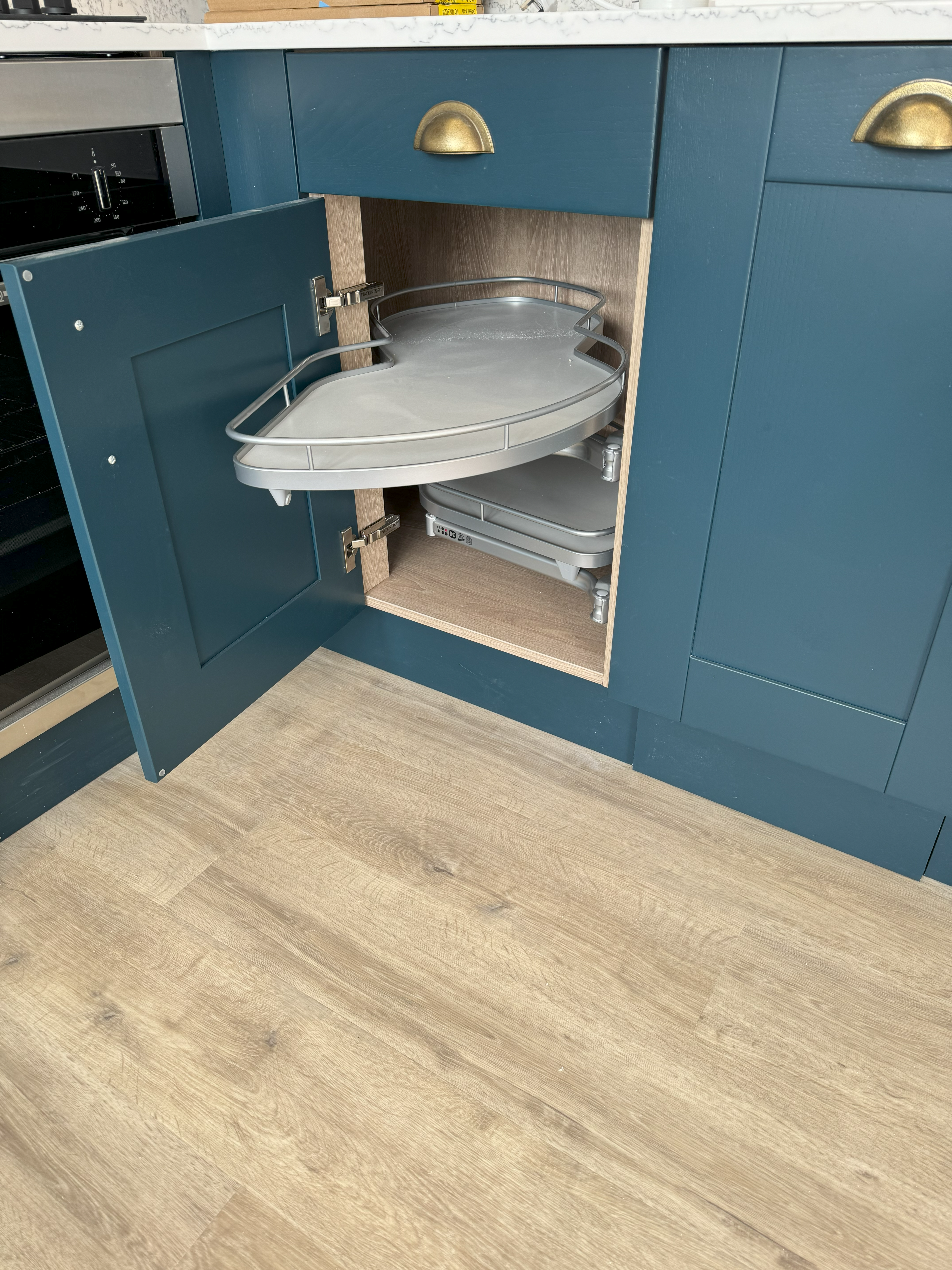 Blue 5-piece shaker design for ergonomic kitchen in Dorset 4