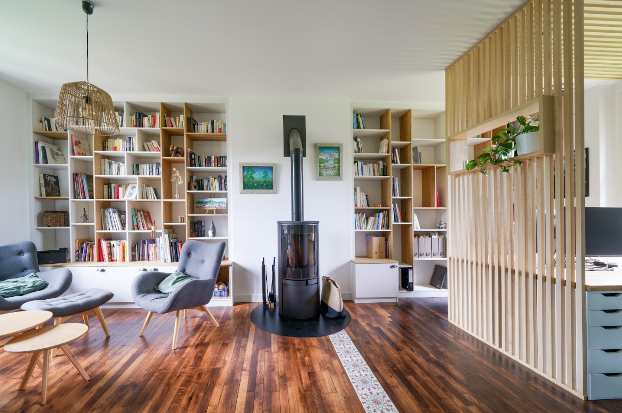 Open white living room with wooden screen | Raison Home - 1