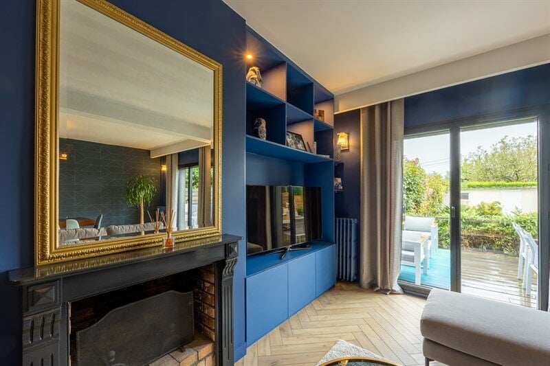 Living room with blue decorative bookcase 4