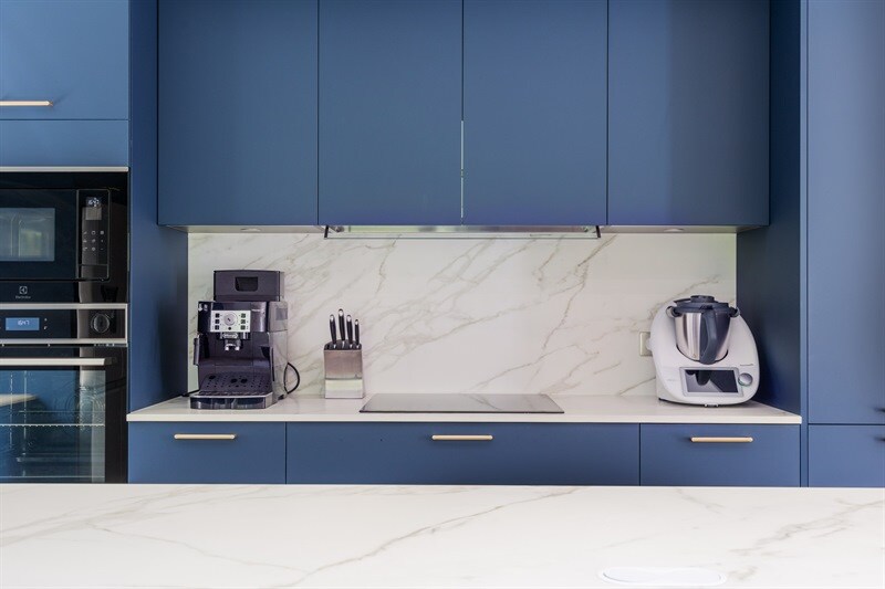 Cuisine moderne bois et bleu | Raison Home - 3