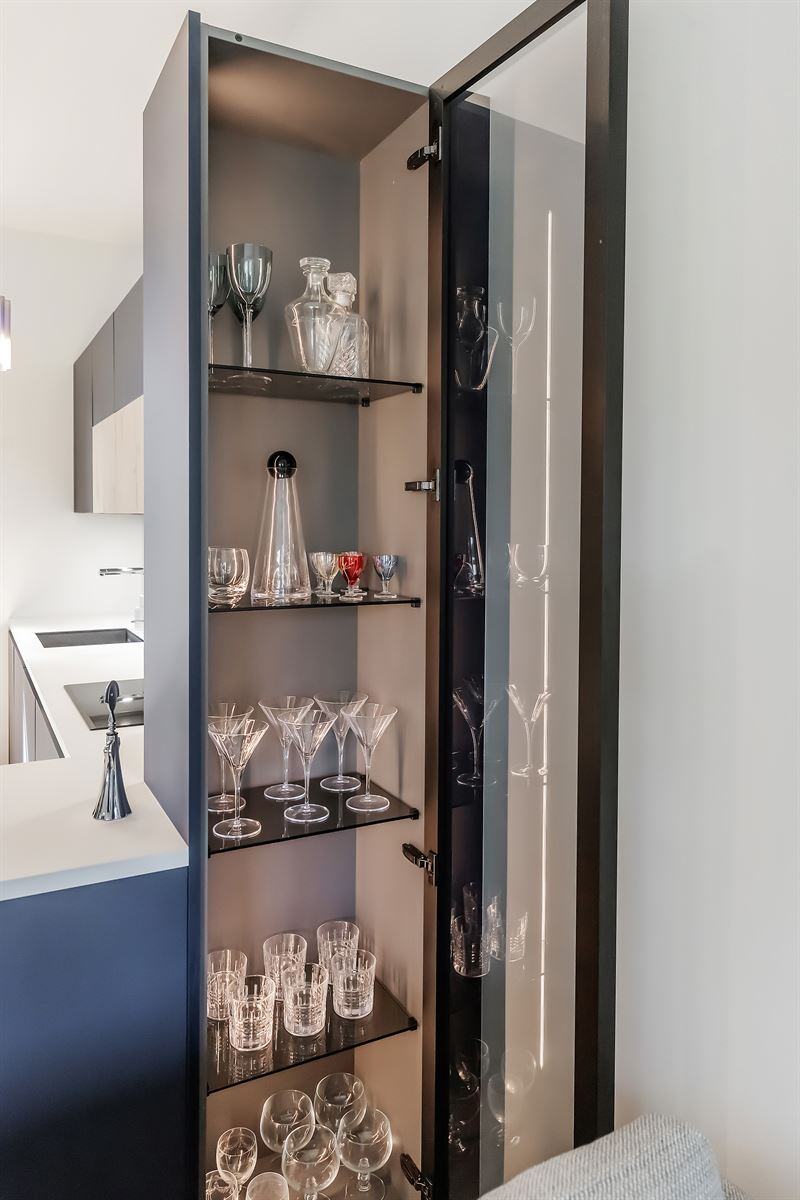 Cuisine ouverte de style moderne bleu à Nantes | Raison Home - 8